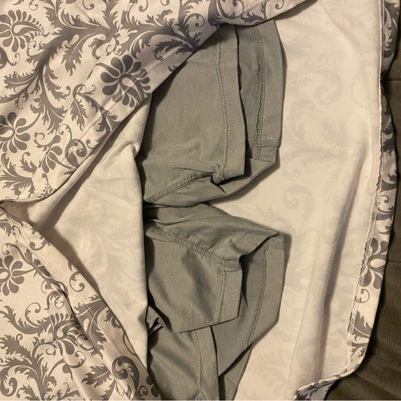 Women’s skort size L grey/white print - Picture 2 of 3